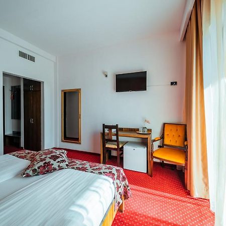 Hotel Aqua Thermal Spa Байле Уну Май Екстериор снимка